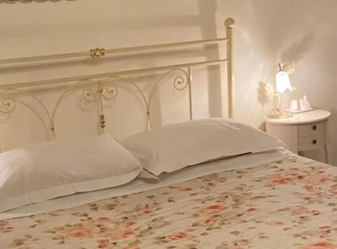 Paradiso San Vincenzo Frühstückspension *